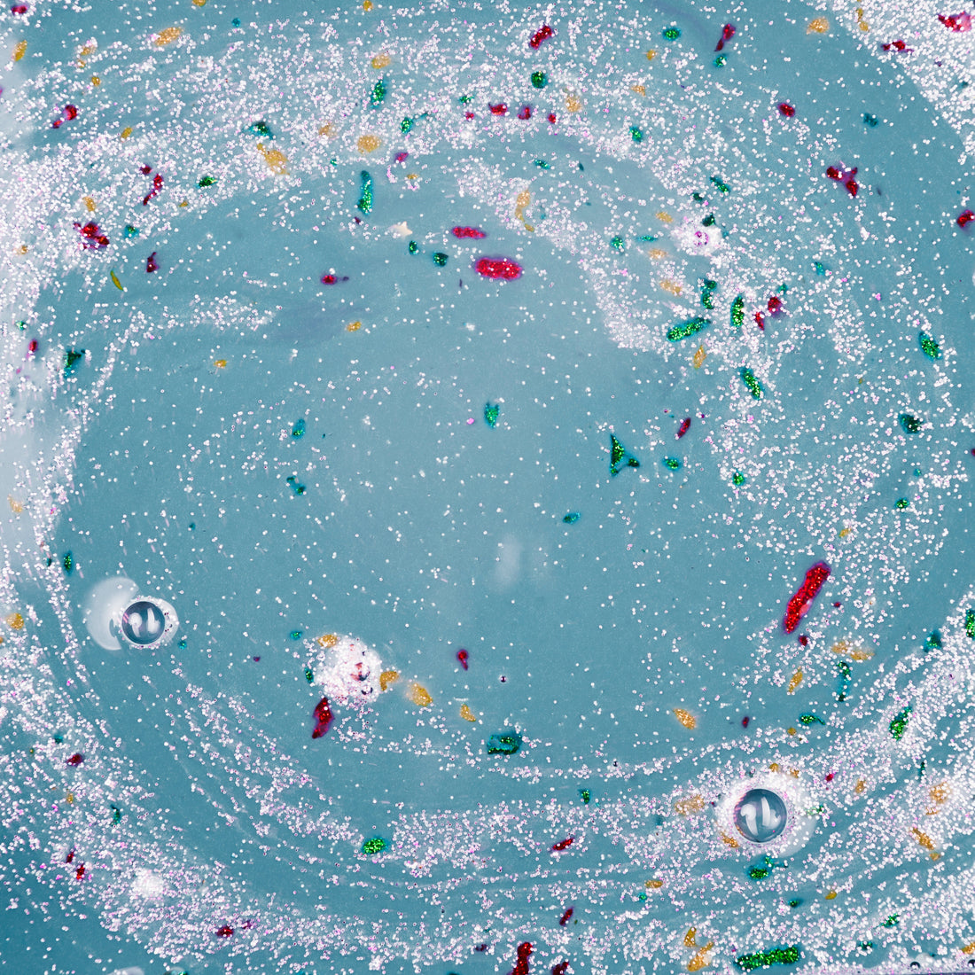 The Truth About Microplastics in Scrubs and How They Damage Your Skin & the Ocean